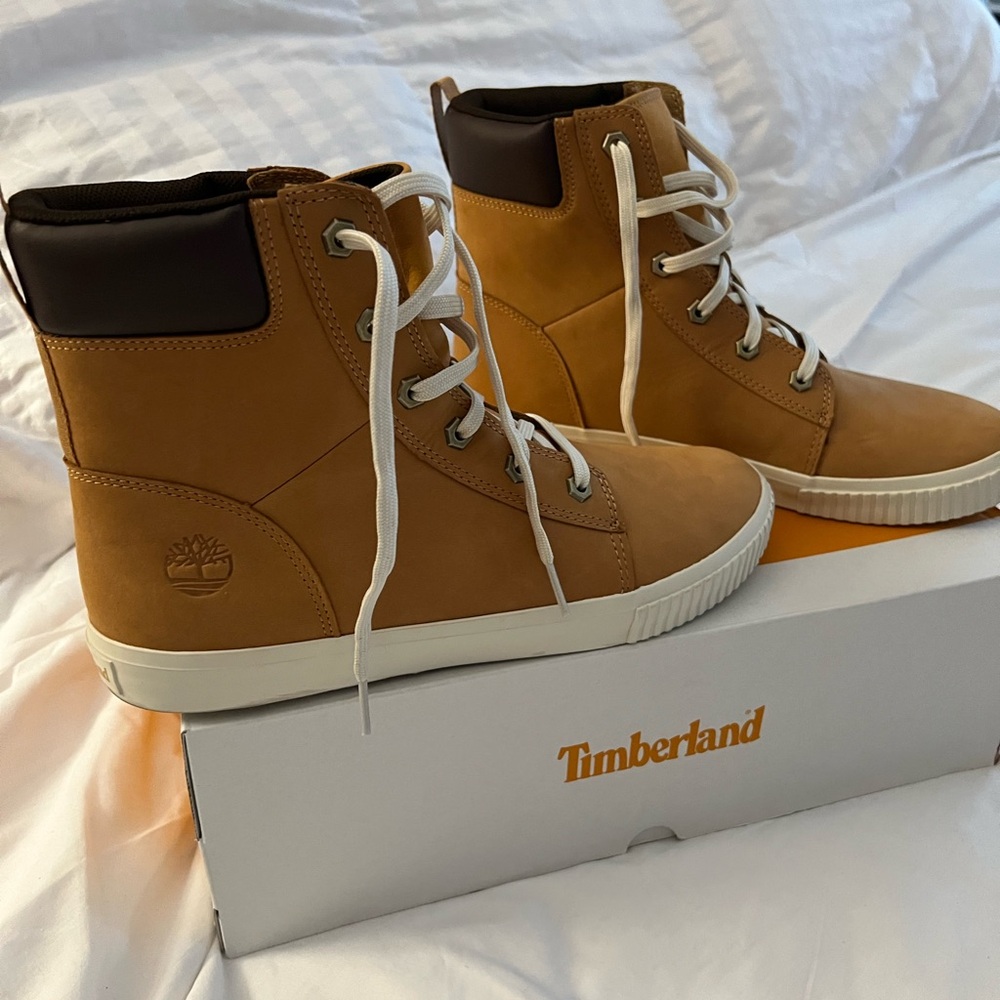 Timberlands Worn once ! Just not my style. Excellent condition